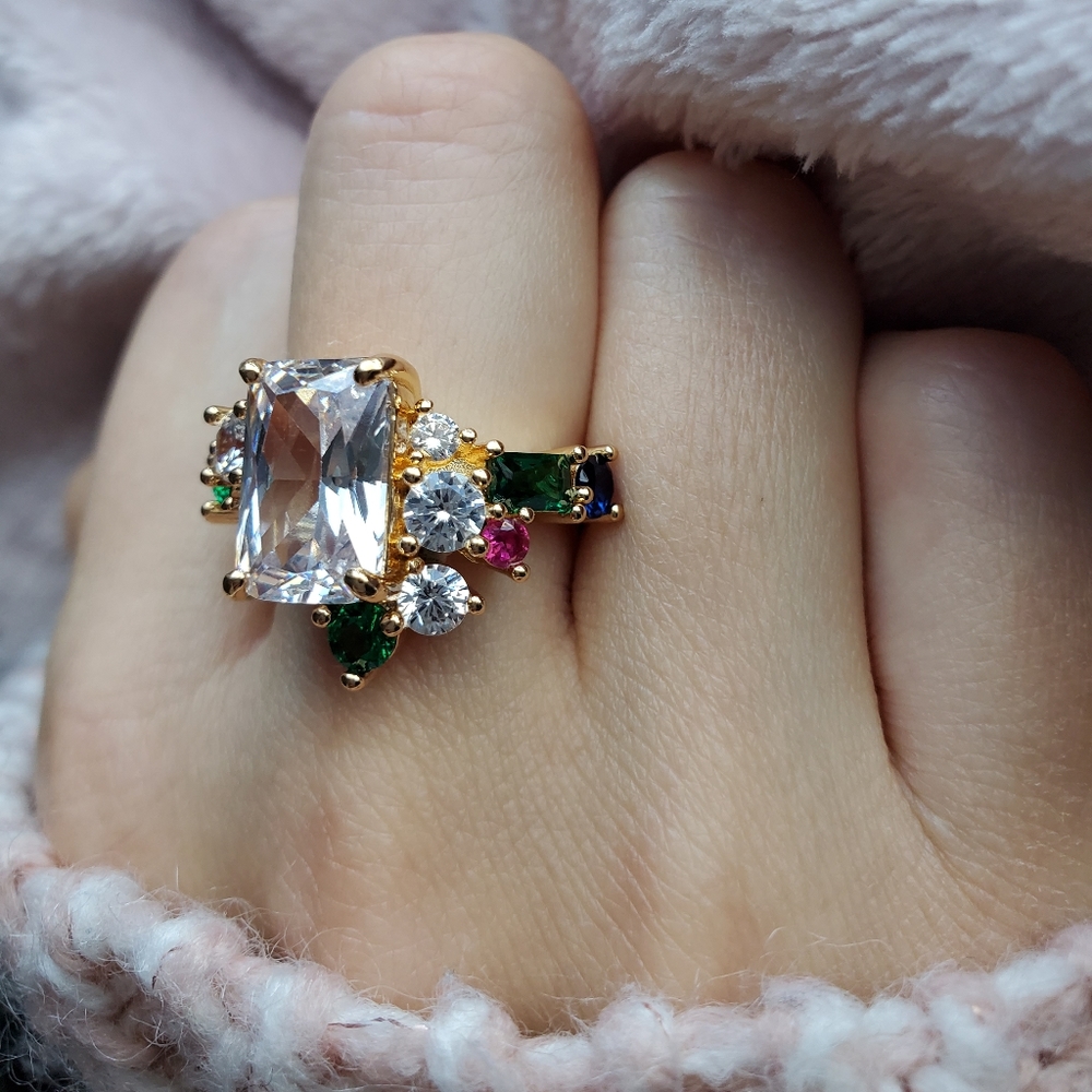 NWT Gorgeous Emerald Cut White Sapphire Ring - Picture 8 of 12